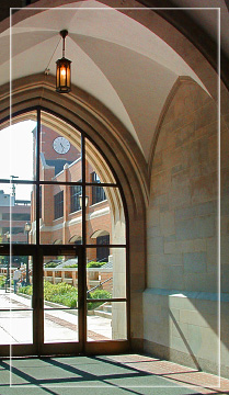 Picture of Moody Arch on Chicago campus